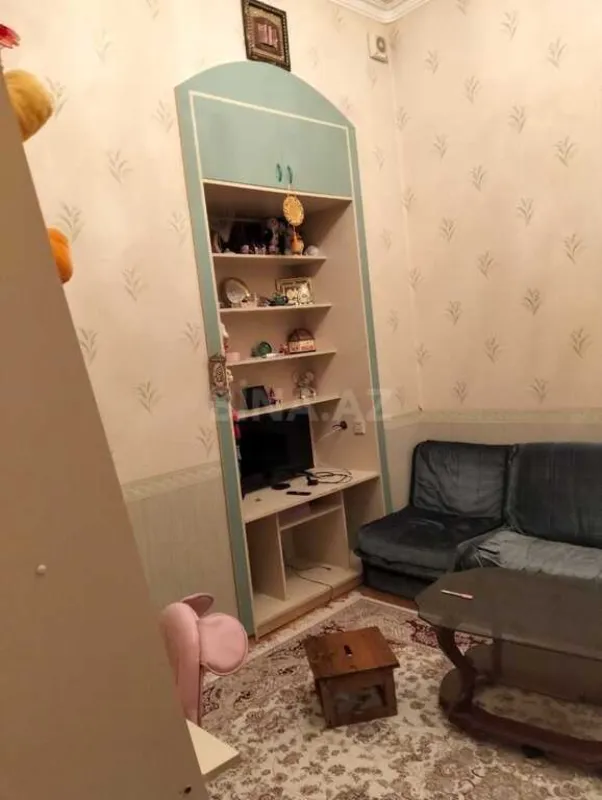 Satılır 8 otaqlı mənzil 250 m²