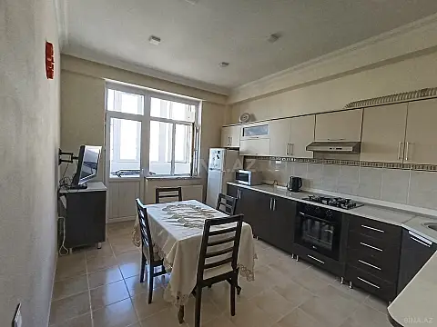 Satılır 3 otaqlı mənzil 110 m²