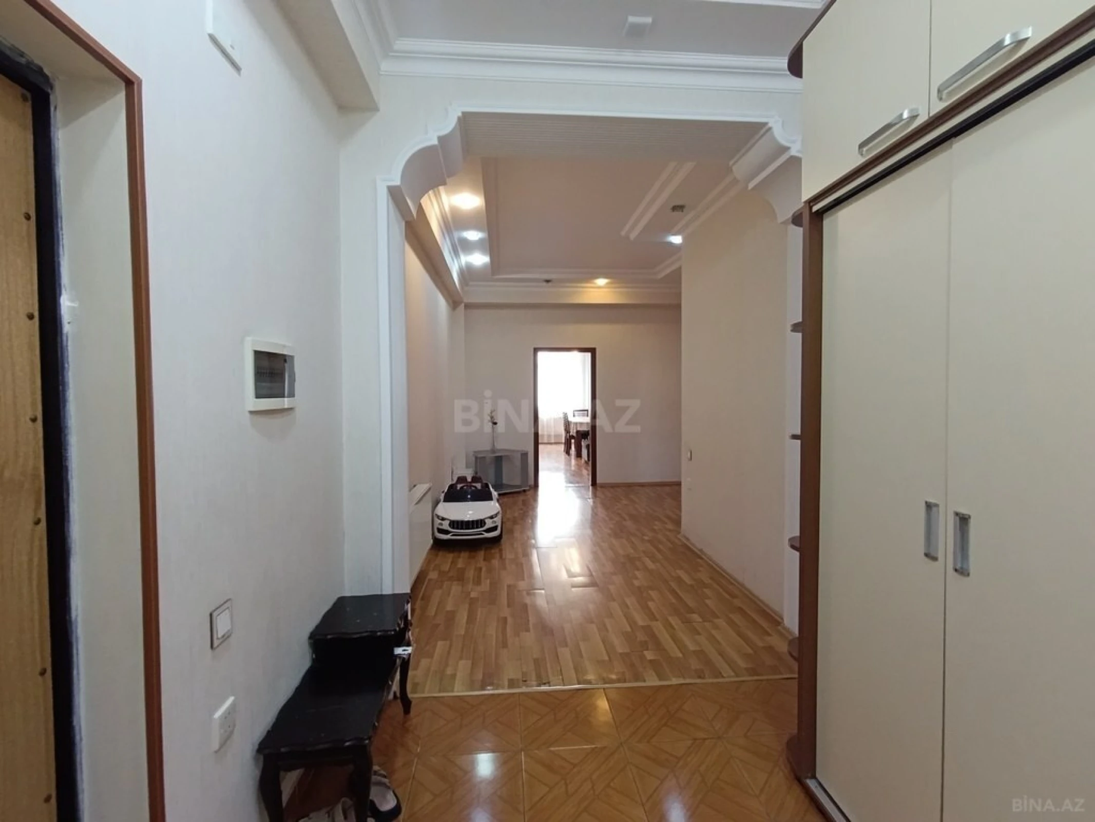 Satılır 3 otaqlı mənzil 110 m²