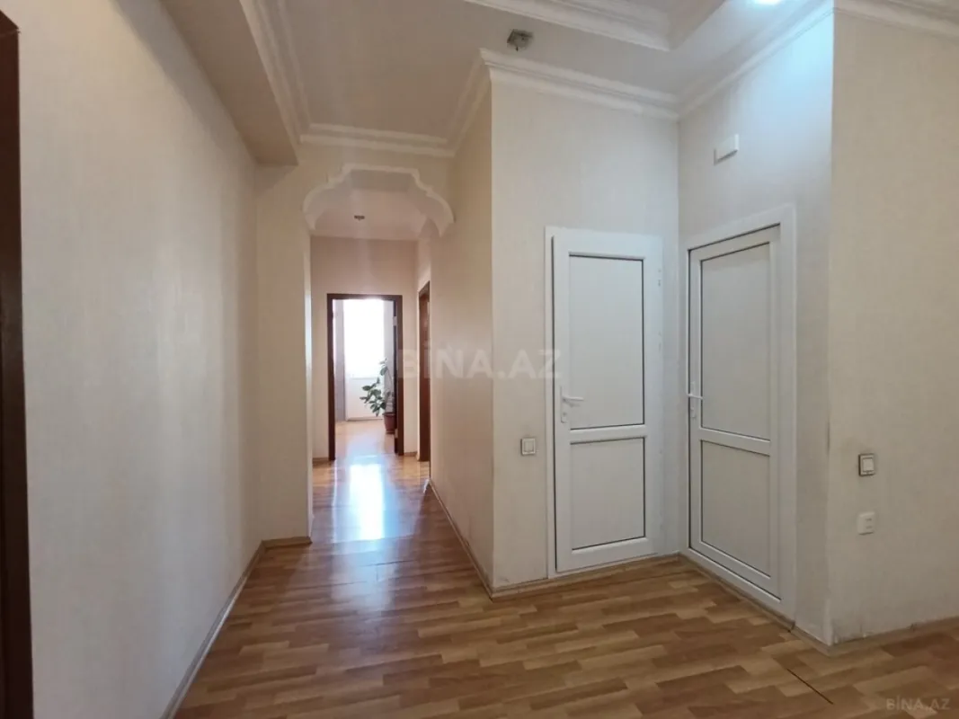 Satılır 3 otaqlı mənzil 110 m²