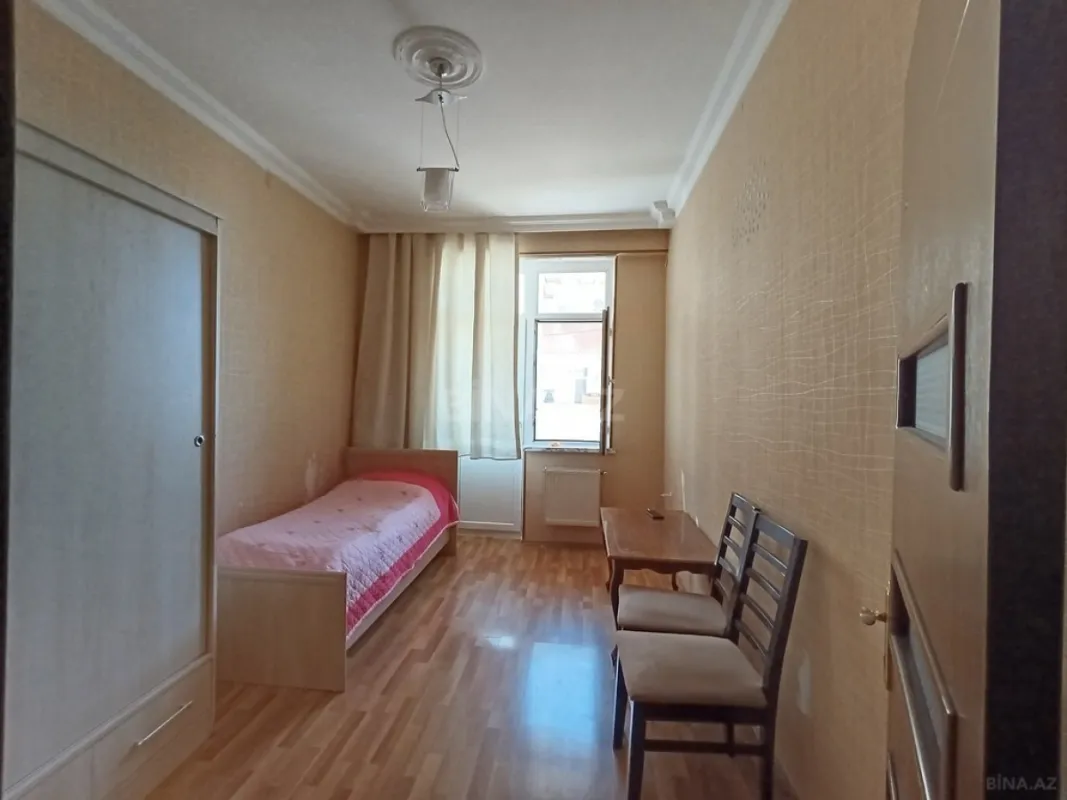 Satılır 3 otaqlı mənzil 110 m²