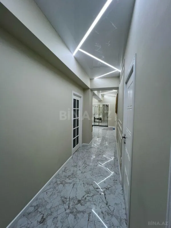 Satılır 4 otaqlı mənzil 156 m²