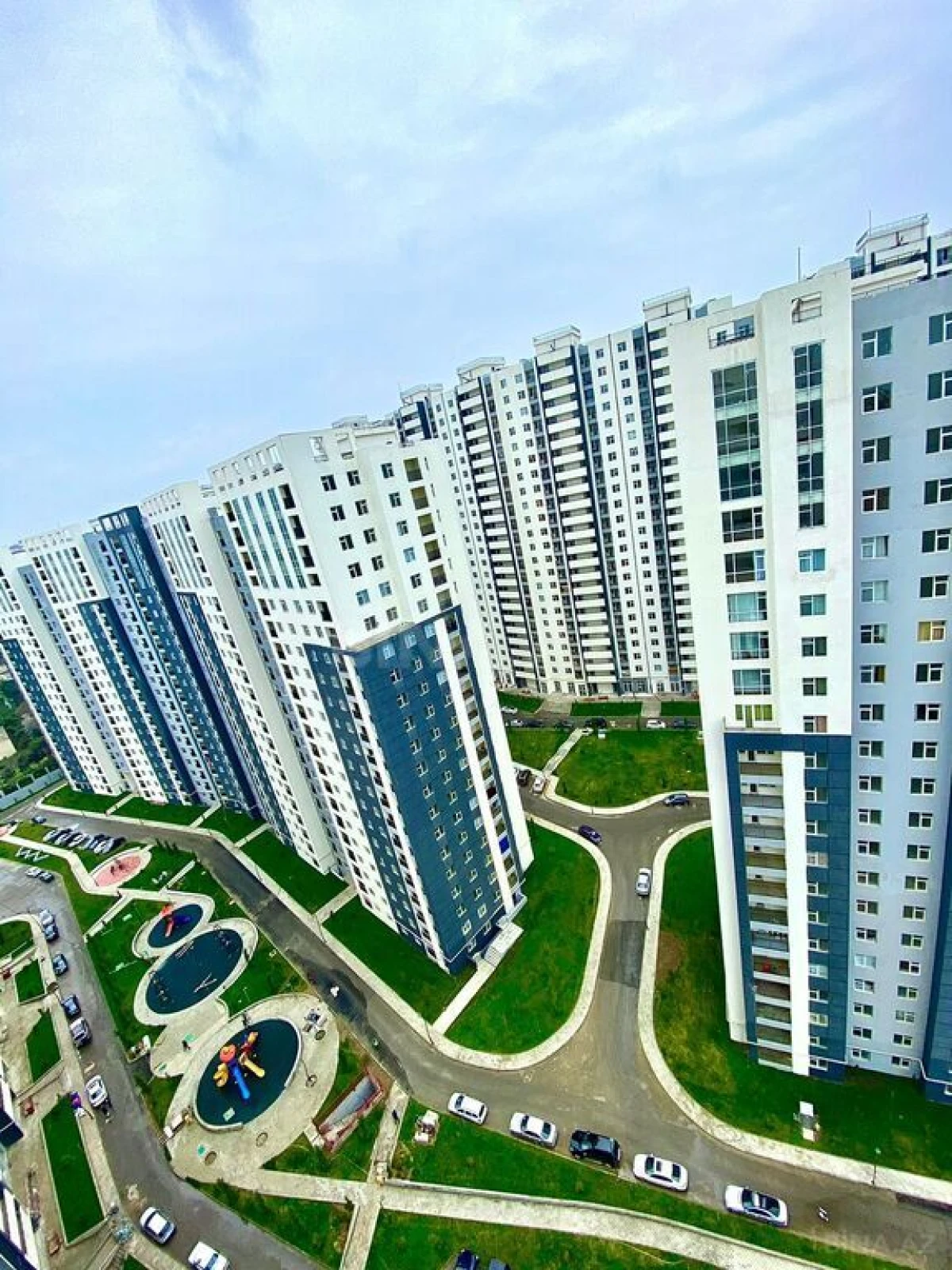 Satılır 4 otaqlı mənzil 156 m²