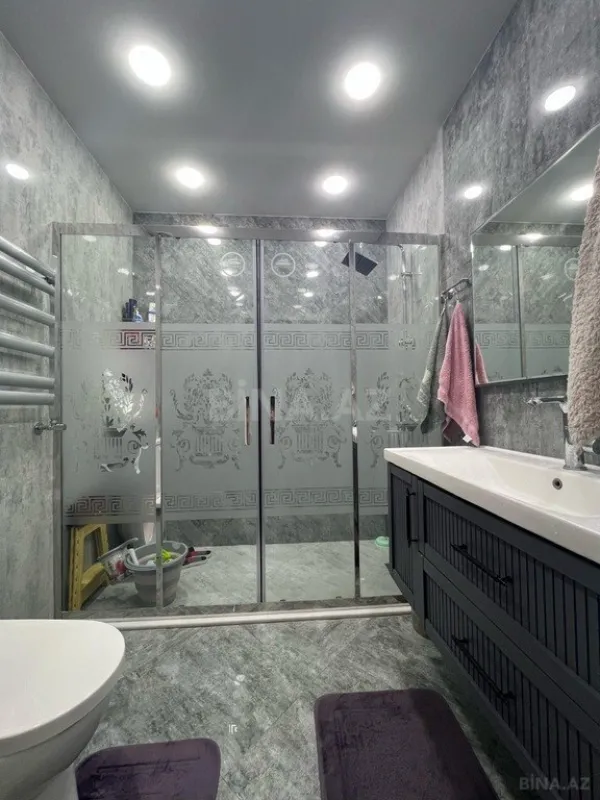 Satılır 4 otaqlı mənzil 156 m²