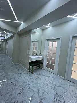 Satılır 4 otaqlı mənzil 156 m²