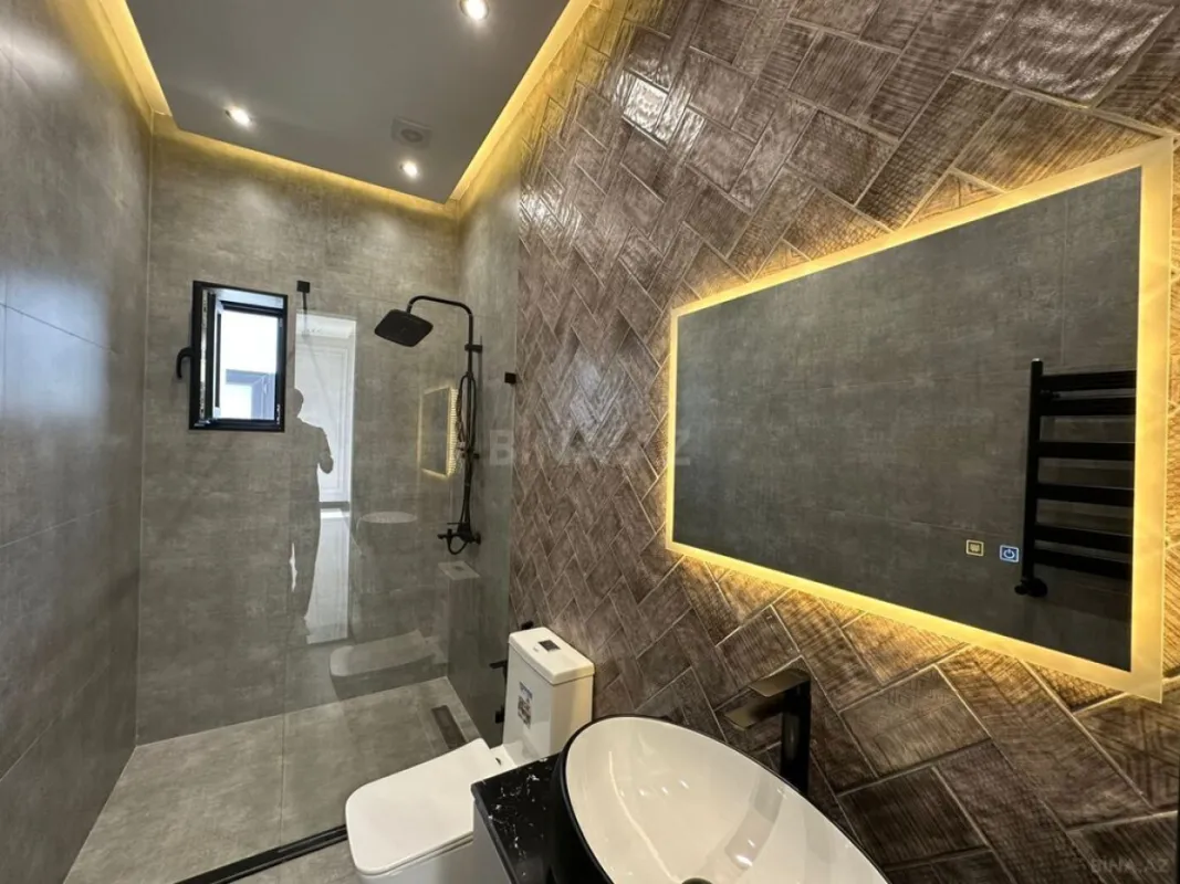 Satılır 4 otaqlı həyət evi 200 m²