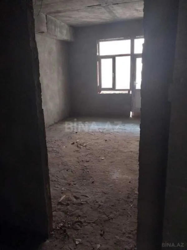 Satılır 4 otaqlı mənzil 140 m²