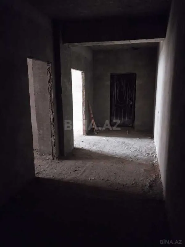 Satılır 4 otaqlı mənzil 140 m²