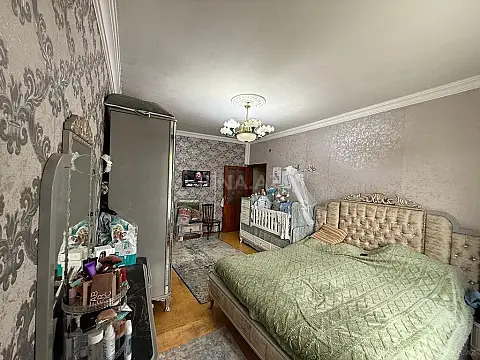 Satılır 4 otaqlı mənzil 105 m²