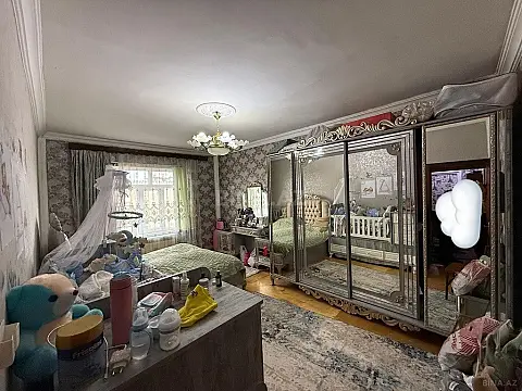 Satılır 4 otaqlı mənzil 105 m²