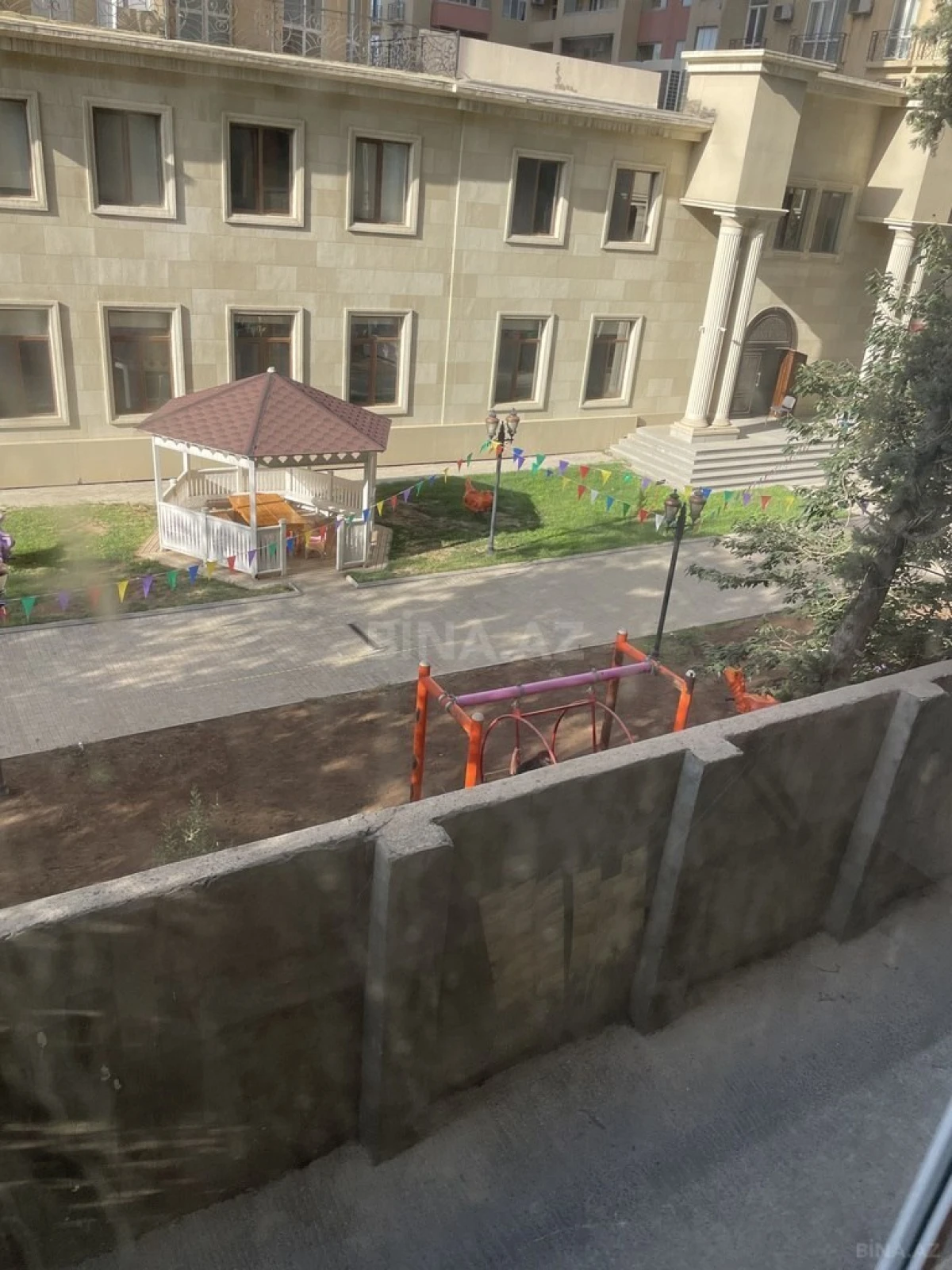 Satılır 2 otaqlı mənzil 61.9 m²