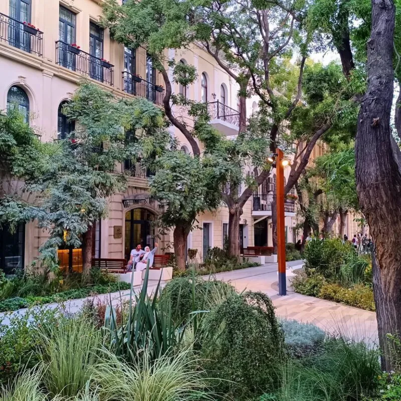 Satılır obyekt 198 m²