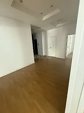 Satılır 4 otaqlı mənzil 213 m²