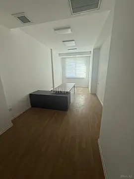 Satılır 4 otaqlı mənzil 213 m²