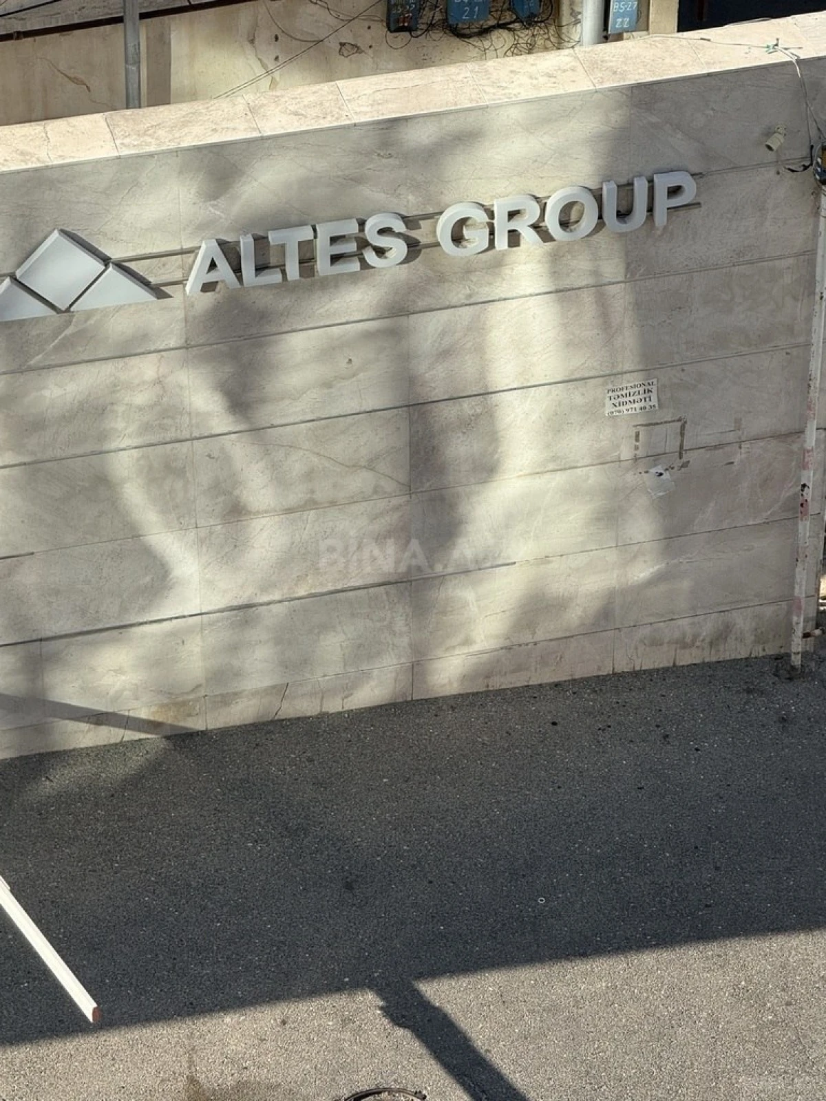 Satılır 4 otaqlı mənzil 213 m²