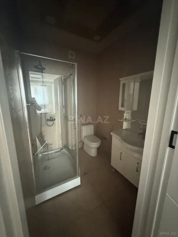 Satılır 4 otaqlı mənzil 213 m²