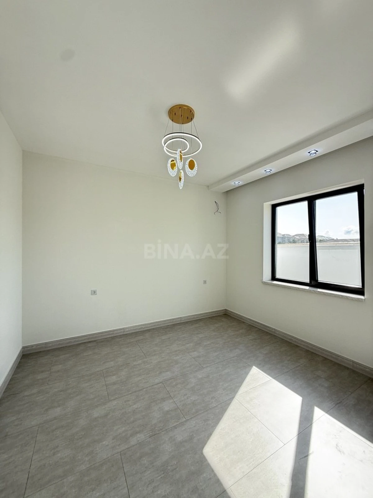 Satılır 4 otaqlı həyət evi 150 m²