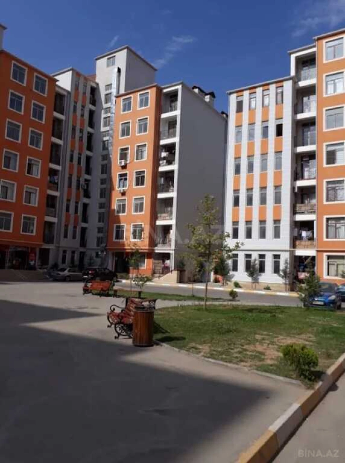 Satılır 3 otaqlı mənzil 122 m²