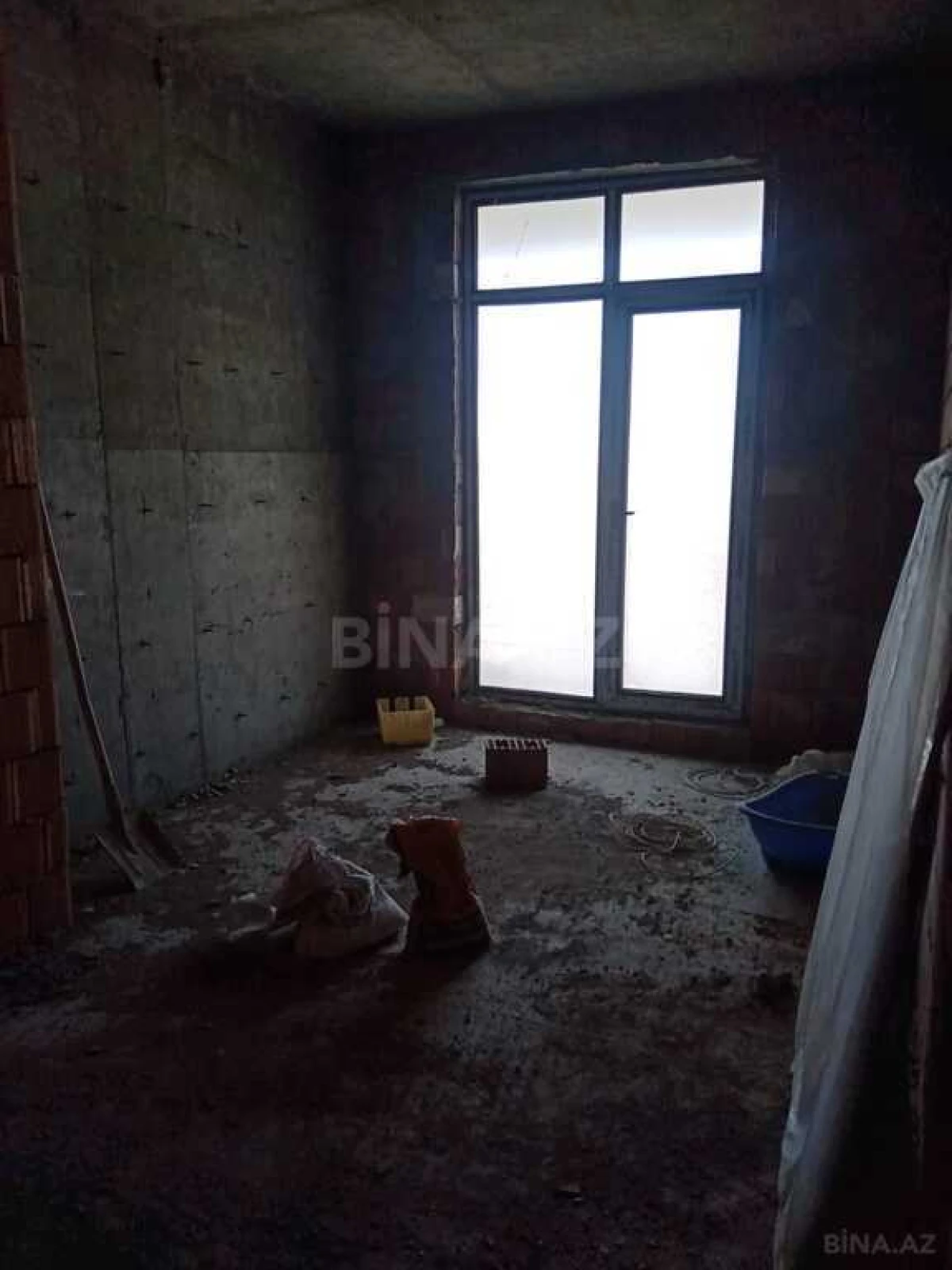 Satılır 3 otaqlı mənzil 122 m²