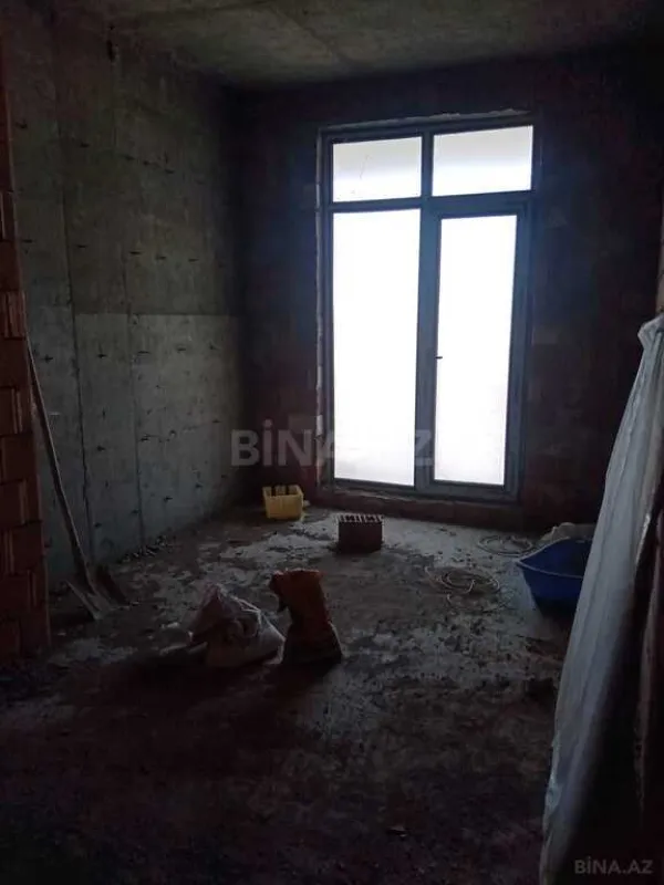 Satılır 3 otaqlı mənzil 122 m²