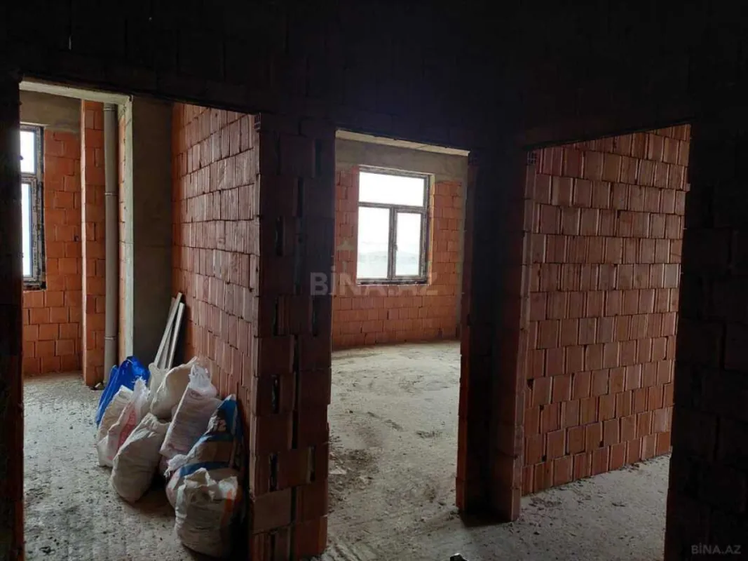 Satılır 3 otaqlı mənzil 122 m²