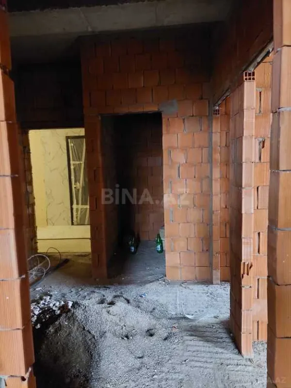 Satılır 3 otaqlı mənzil 122 m²