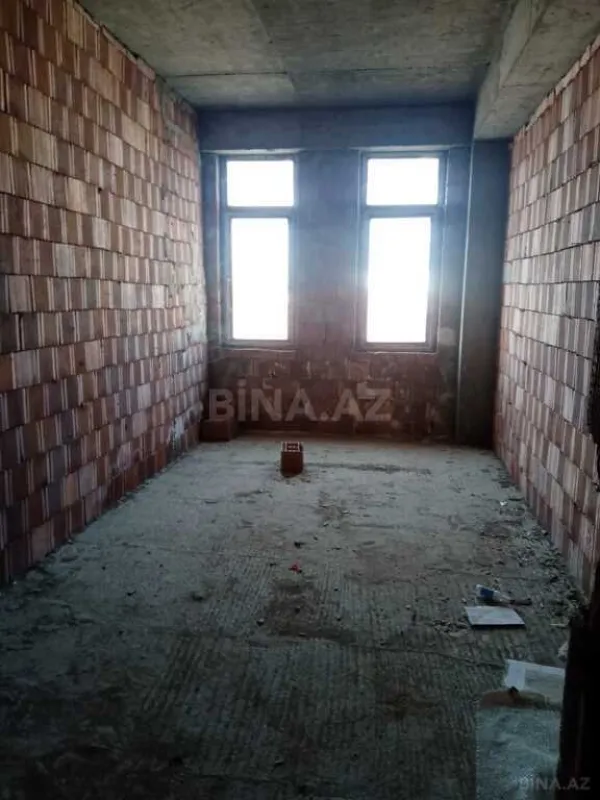 Satılır 3 otaqlı mənzil 122 m²