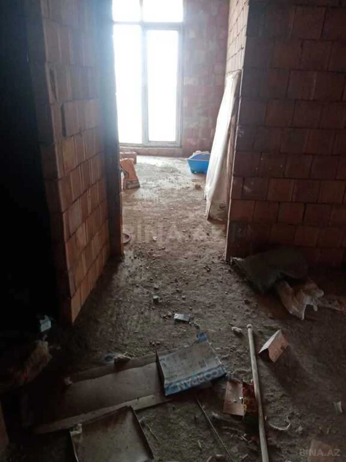 Satılır 3 otaqlı mənzil 122 m²