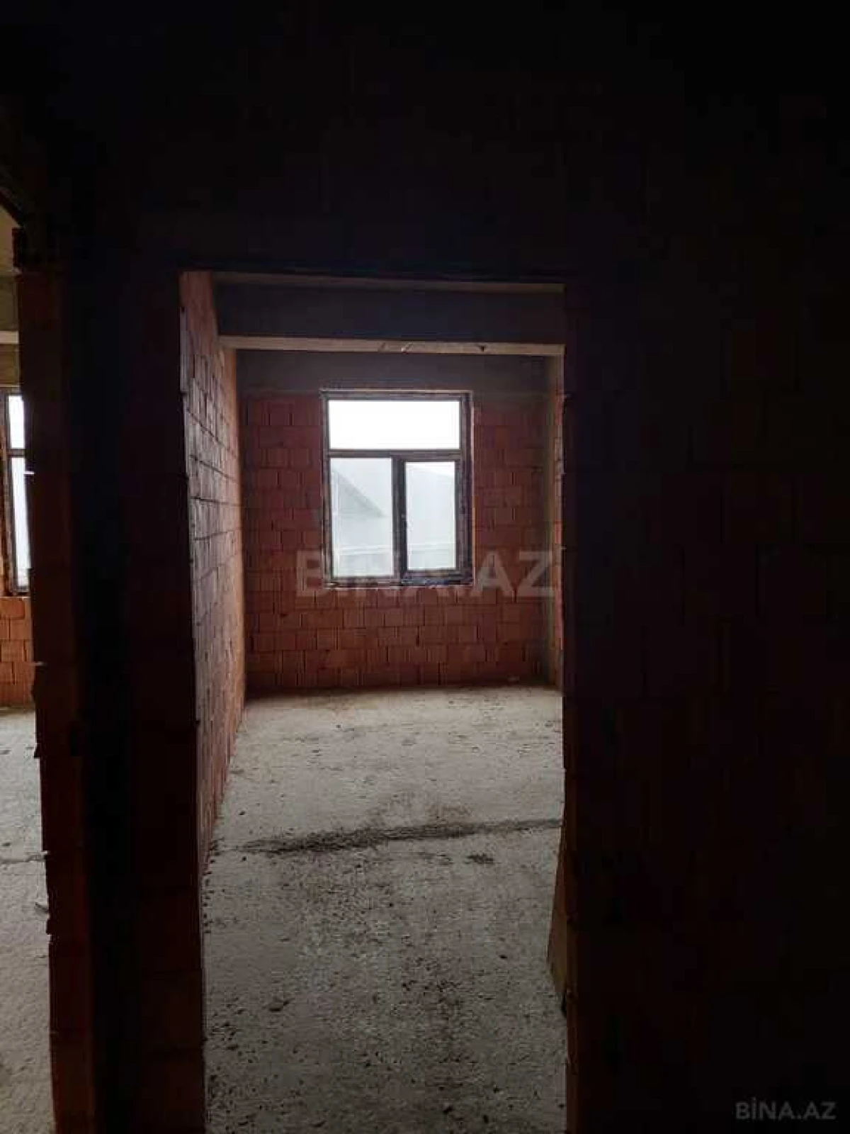 Satılır 3 otaqlı mənzil 122 m²