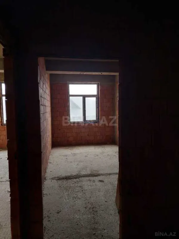 Satılır 3 otaqlı mənzil 122 m²