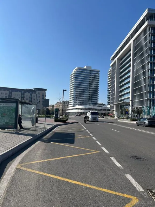 Satılır obyekt 670 m²