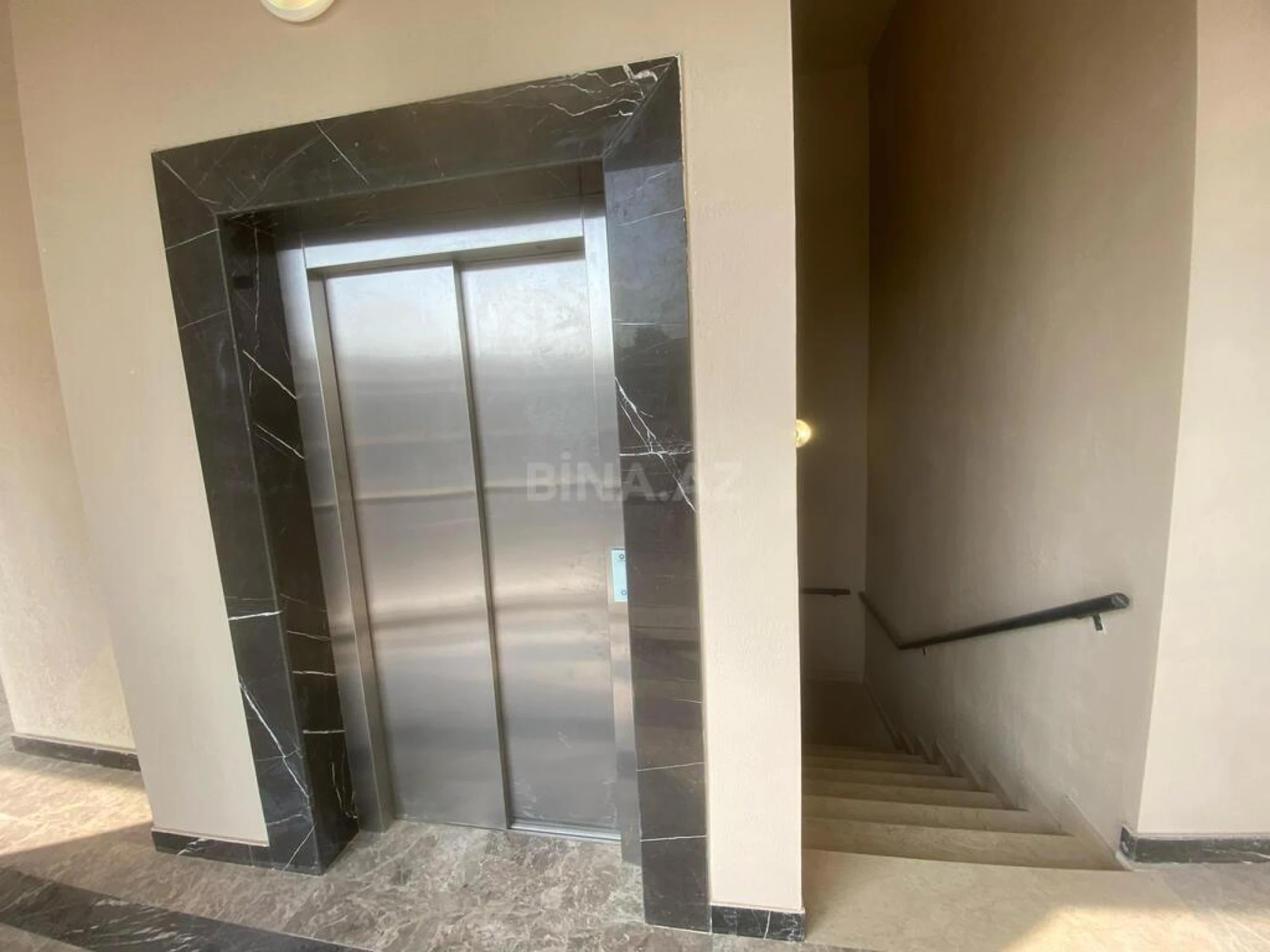 Satılır obyekt 670 m²