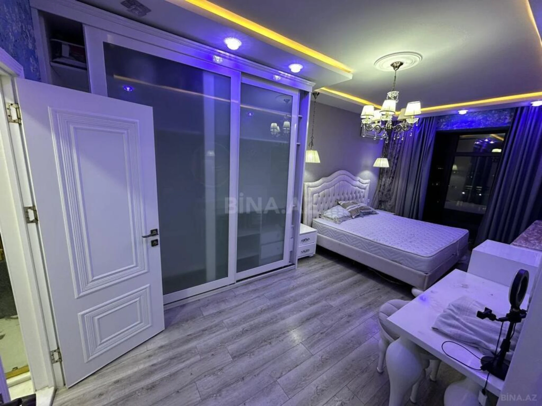 Satılır 2 otaqlı mənzil 96 m²