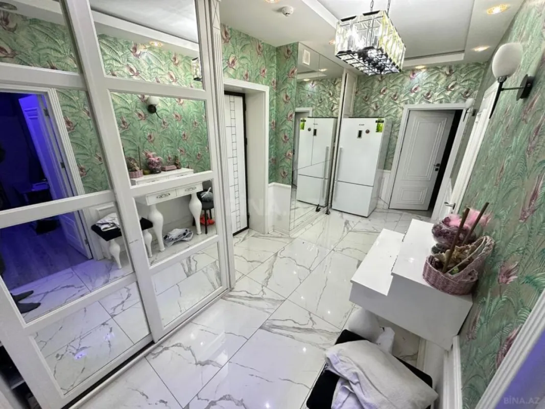 Satılır 2 otaqlı mənzil 96 m²