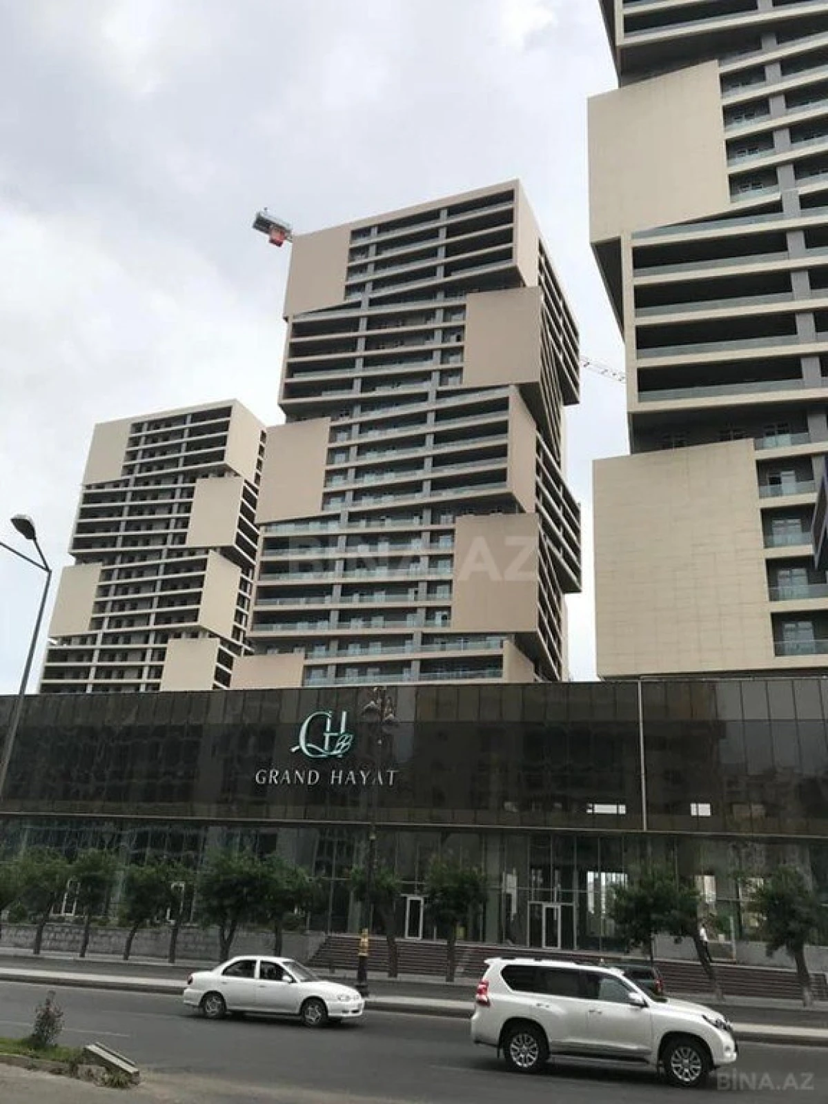 Satılır 2 otaqlı mənzil 96 m²