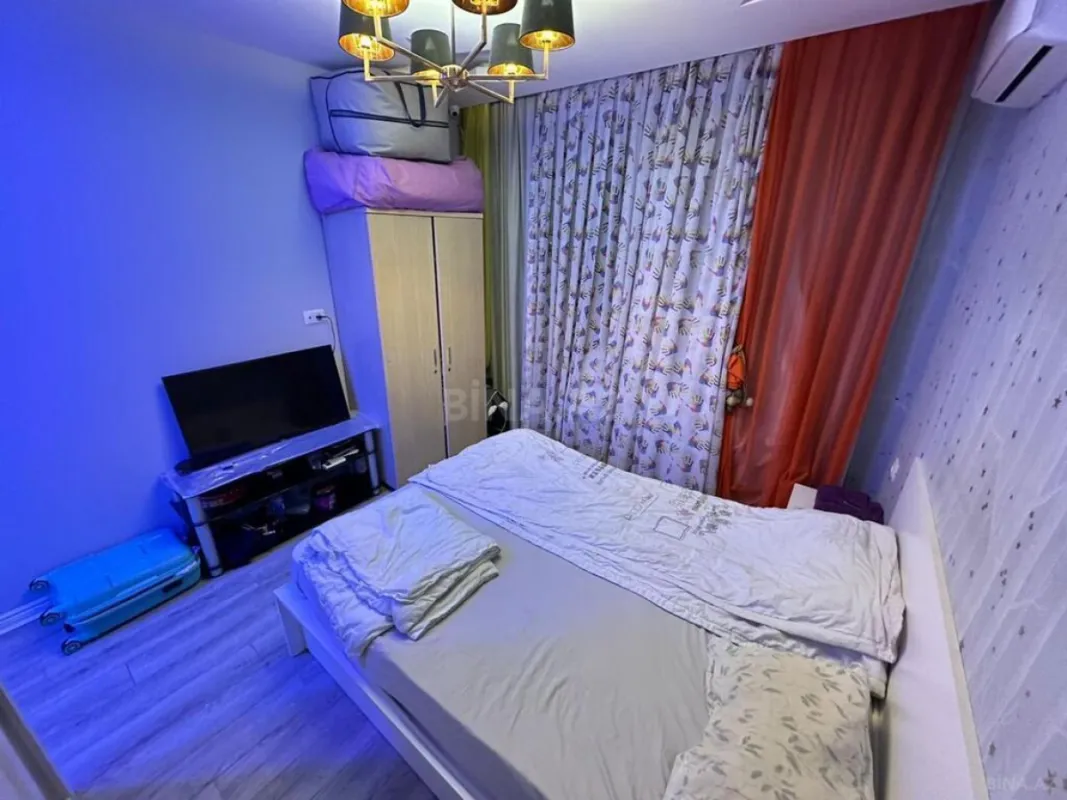 Satılır 2 otaqlı mənzil 96 m²