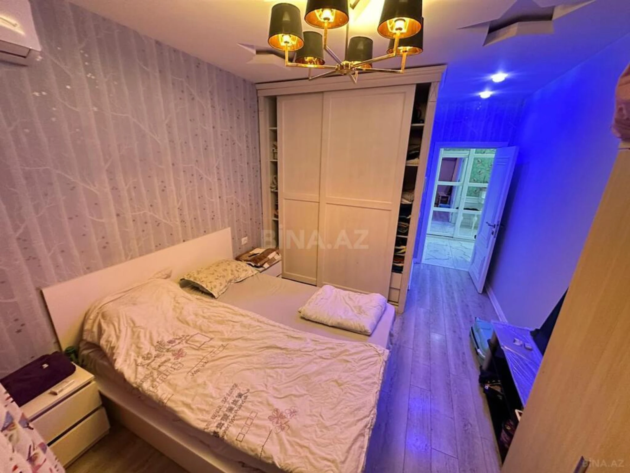 Satılır 2 otaqlı mənzil 96 m²