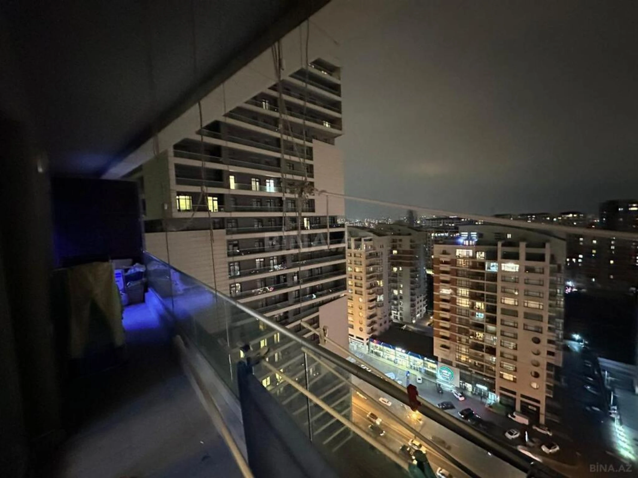 Satılır 2 otaqlı mənzil 96 m²