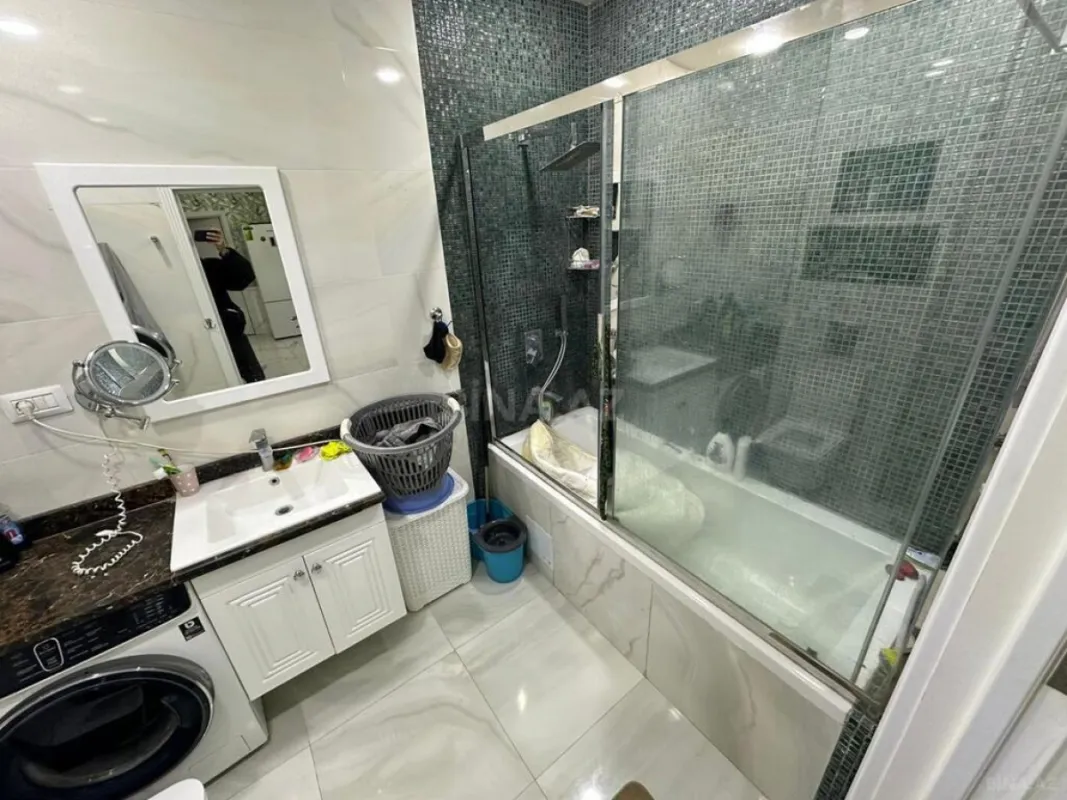 Satılır 2 otaqlı mənzil 96 m²