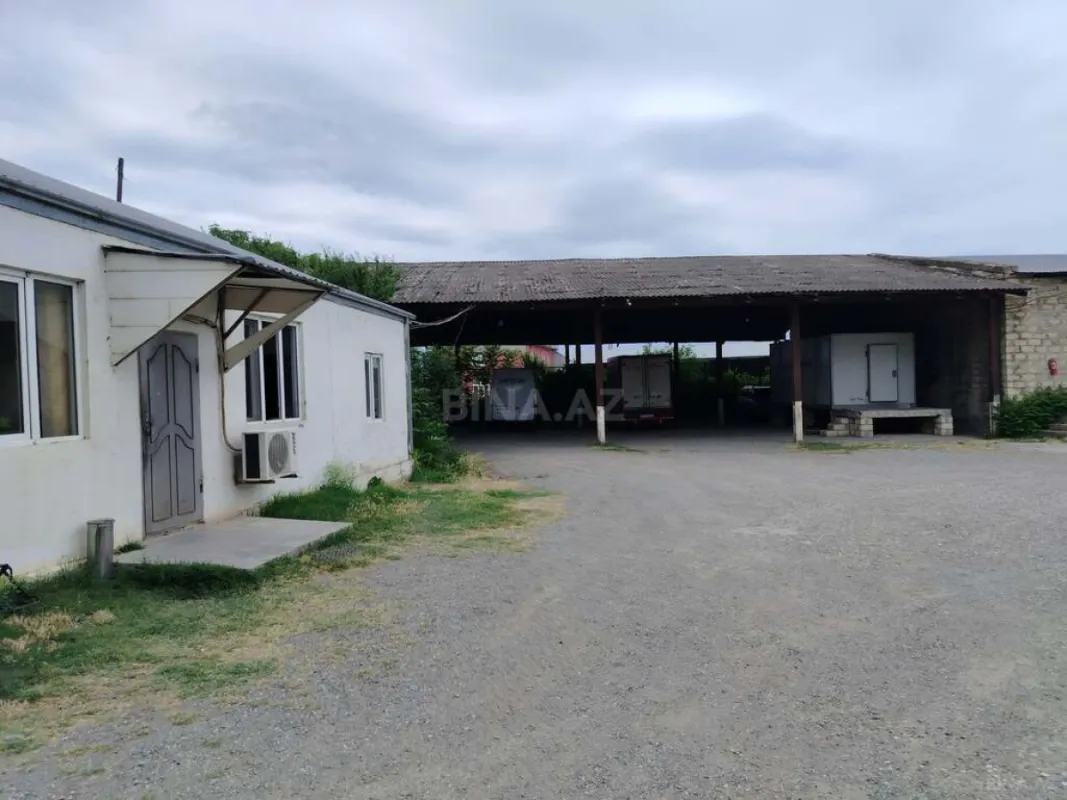 Satılır obyekt 1729 m²