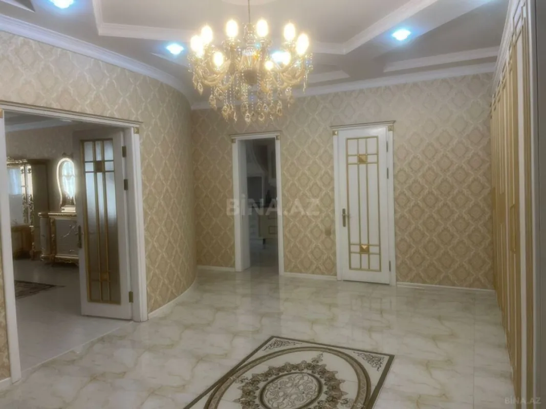 Satılır 3 otaqlı mənzil 187 m²