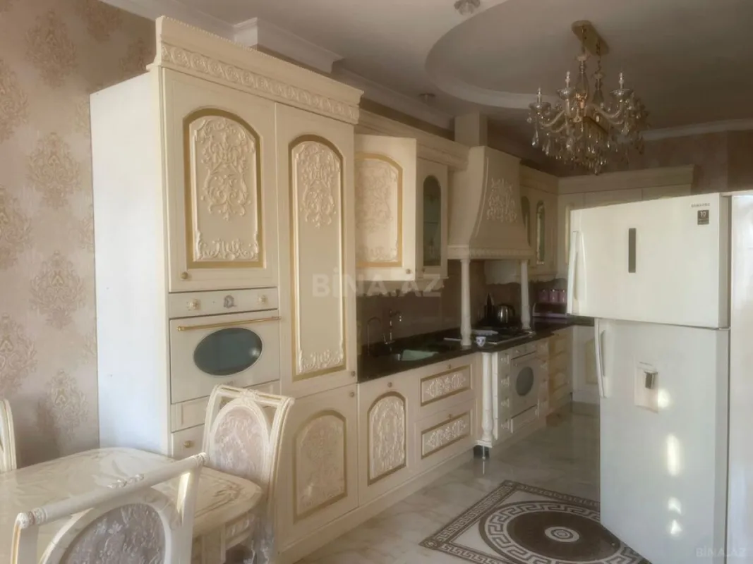 Satılır 3 otaqlı mənzil 187 m²
