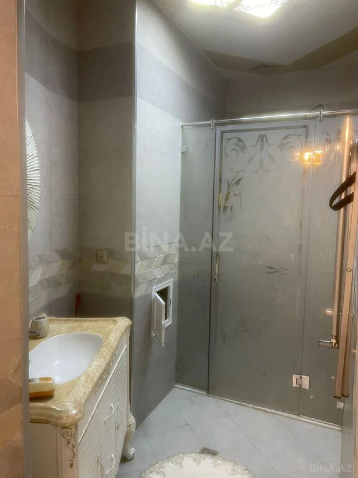 Satılır 3 otaqlı mənzil 187 m²