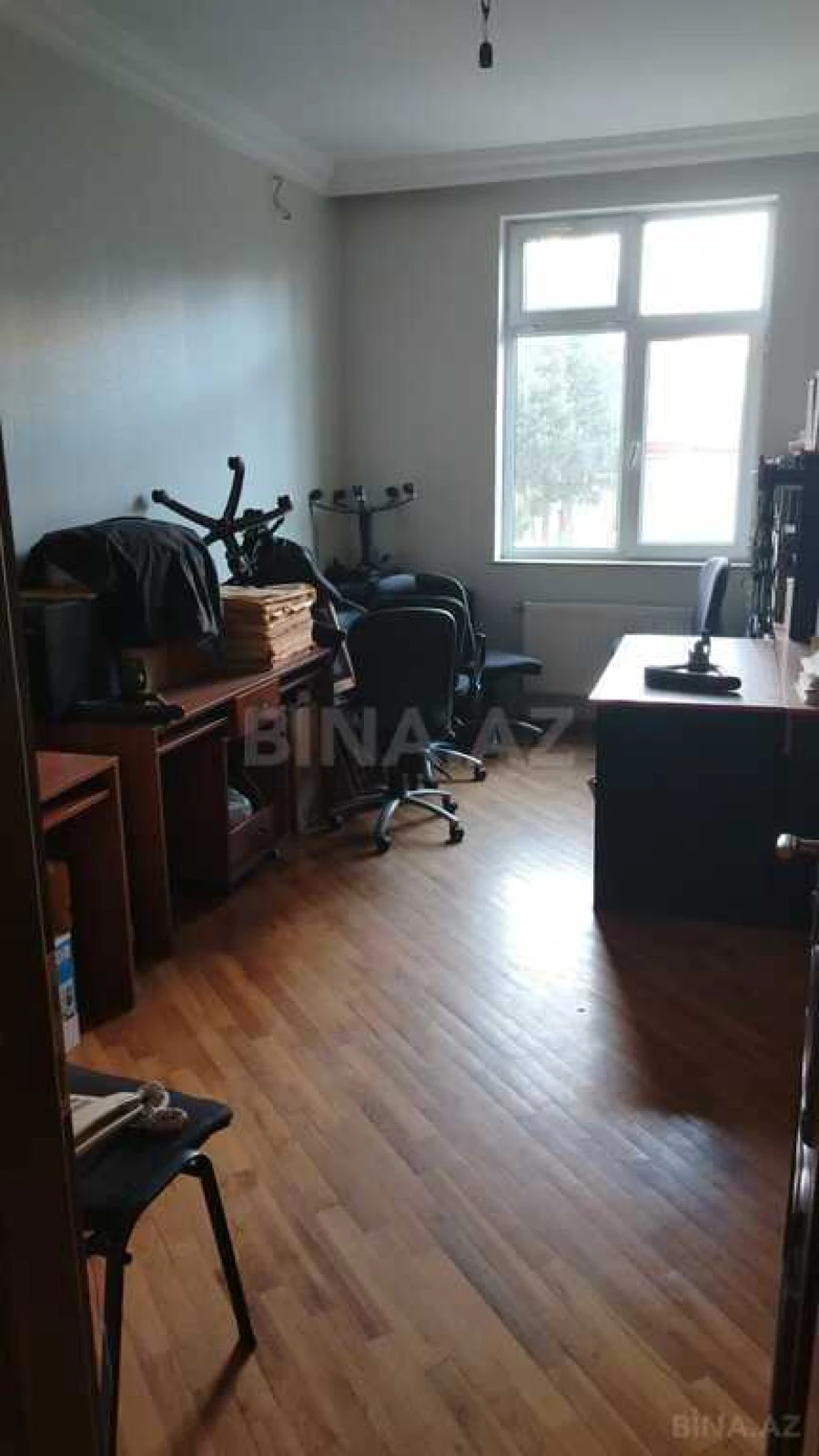 Satılır 3 otaqlı mənzil 137 m²