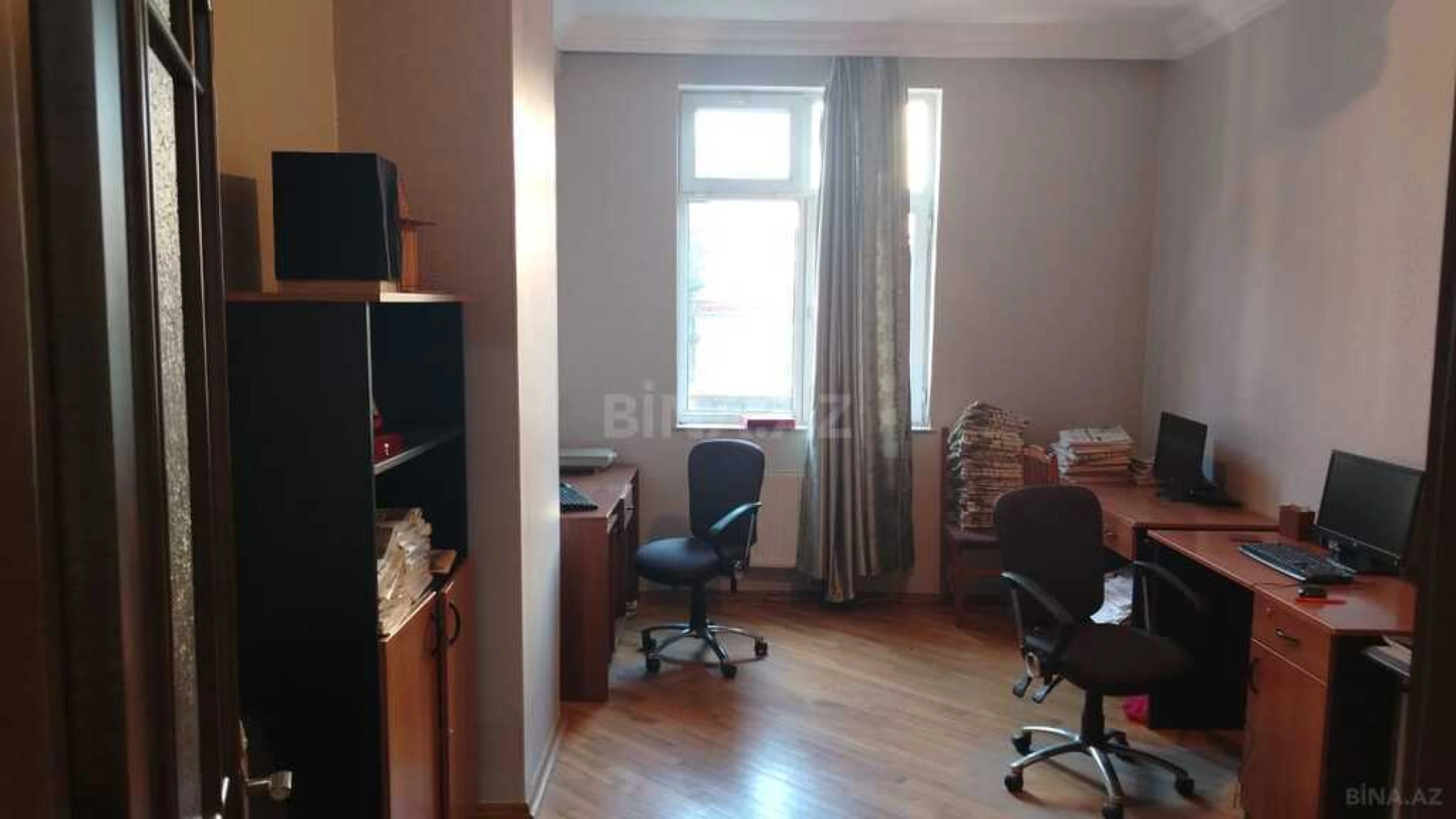Satılır 3 otaqlı mənzil 137 m²