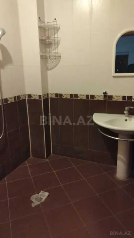 Satılır 3 otaqlı mənzil 137 m²