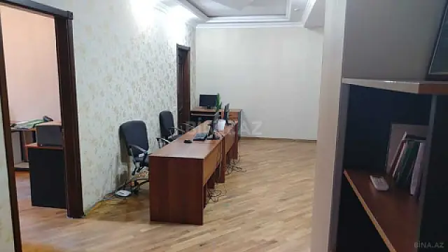 Satılır 3 otaqlı mənzil 137 m²