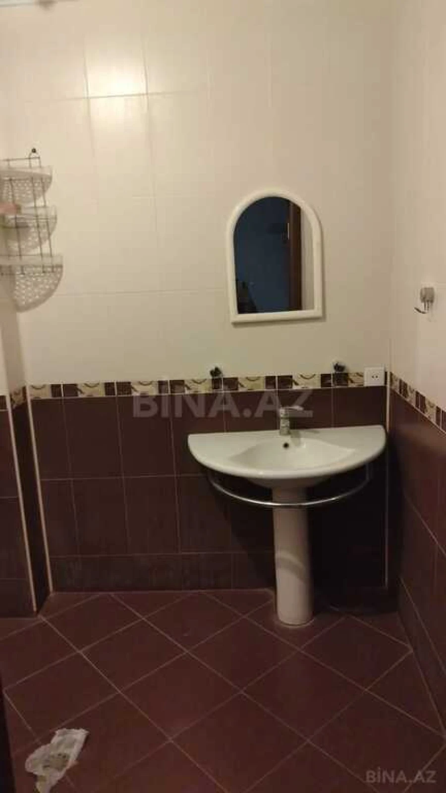 Satılır 3 otaqlı mənzil 137 m²