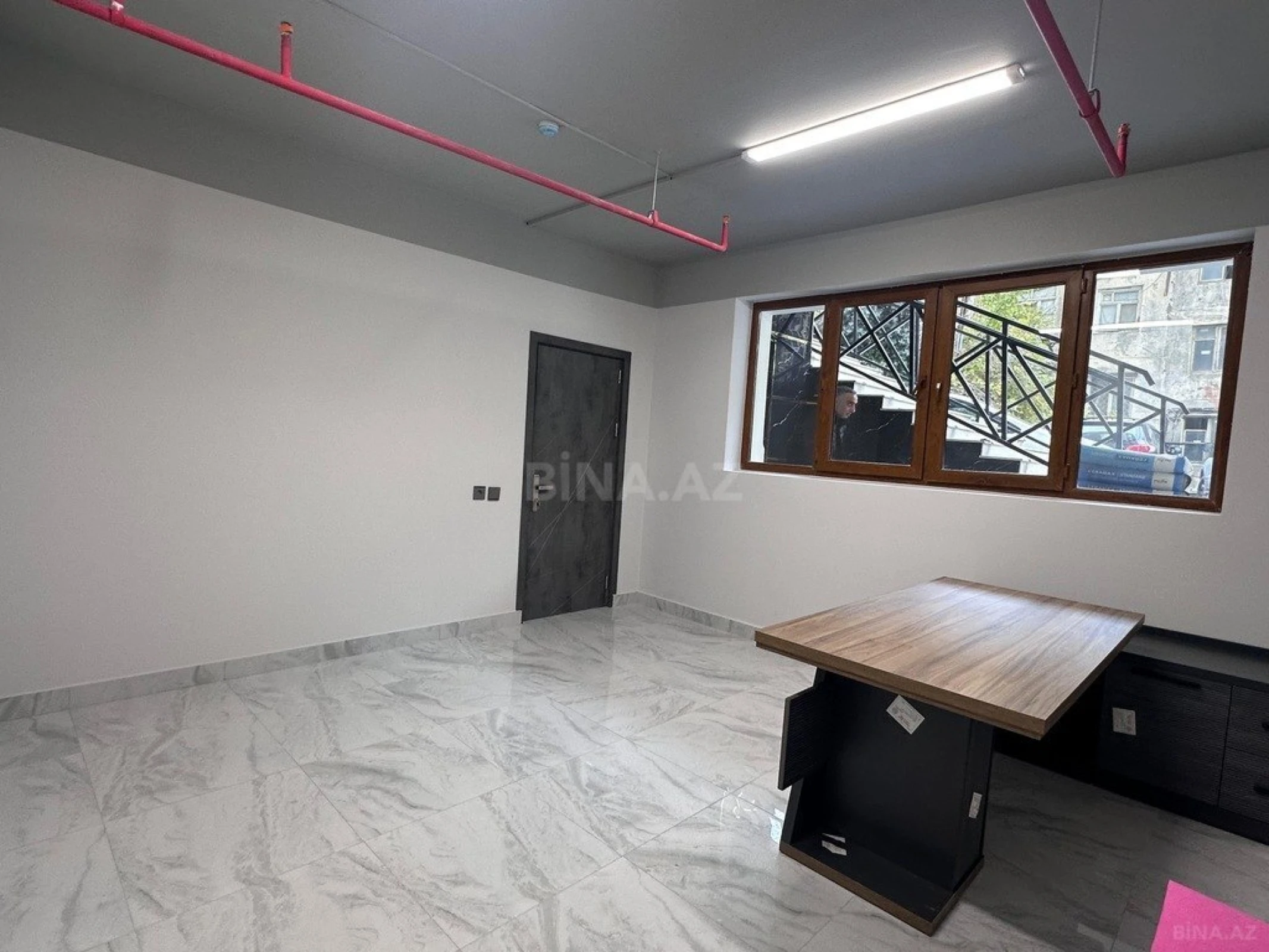Satılır obyekt 315 m²