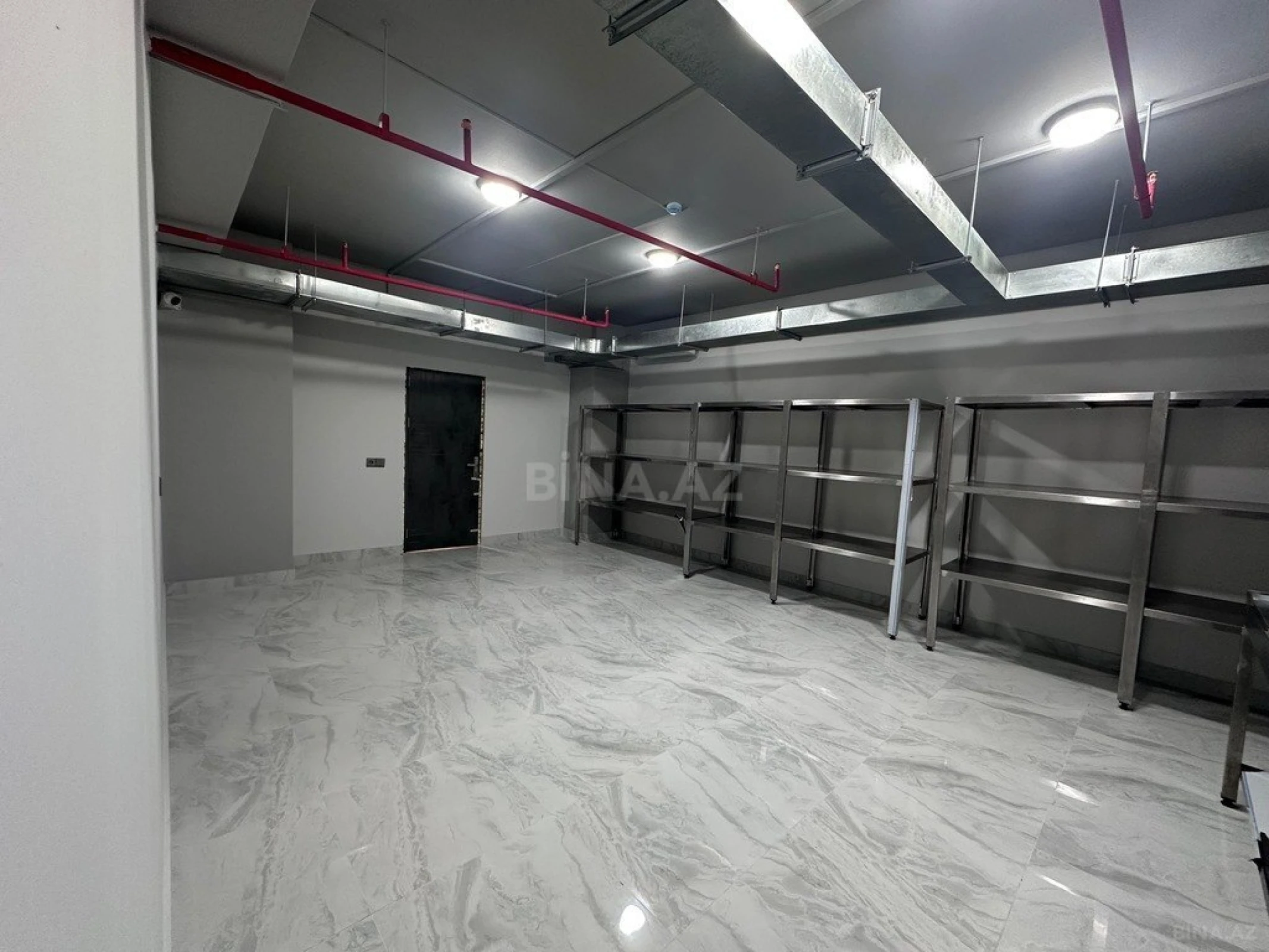 Satılır obyekt 315 m²